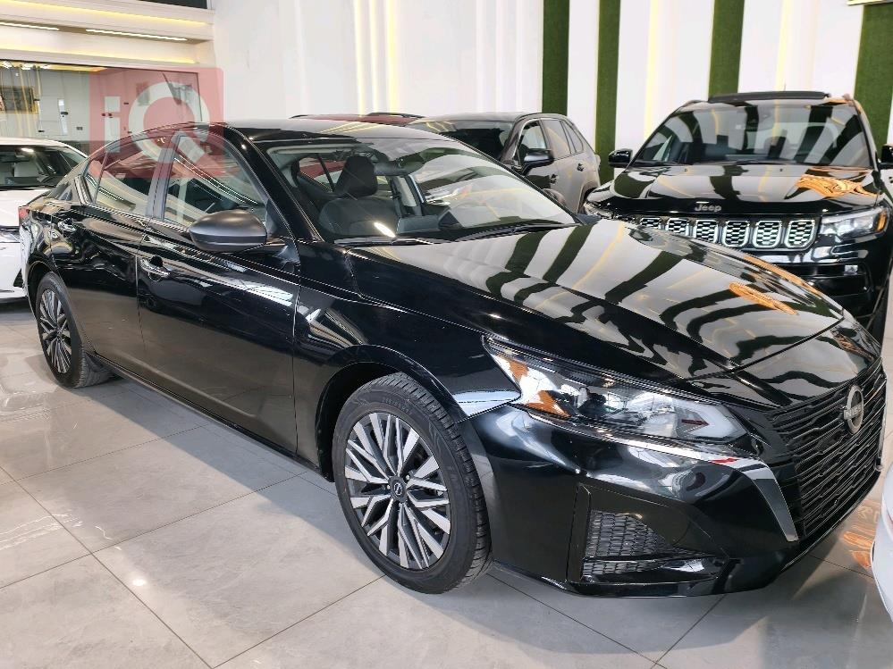 نيسان ألتيما